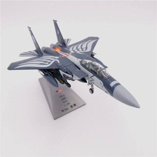 Us Air Force F-15E Fighting Eagle All-Weather Dual Mision 1/100 Scale Model. 3