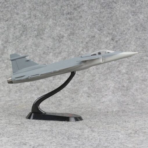 Saab JAS-39 Gripen 1/87 Scale Model. 4