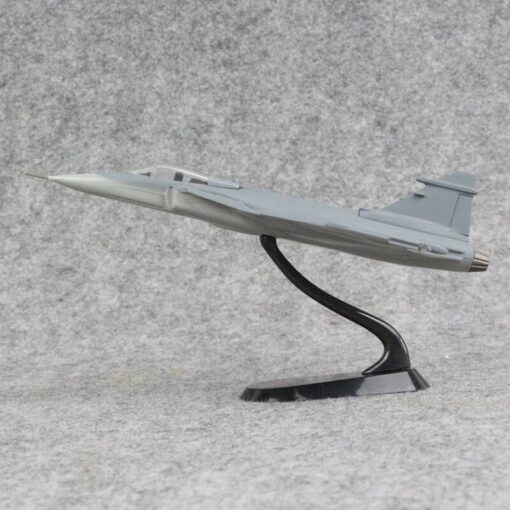 Saab JAS-39 Gripen 1/87 Scale Model. 3